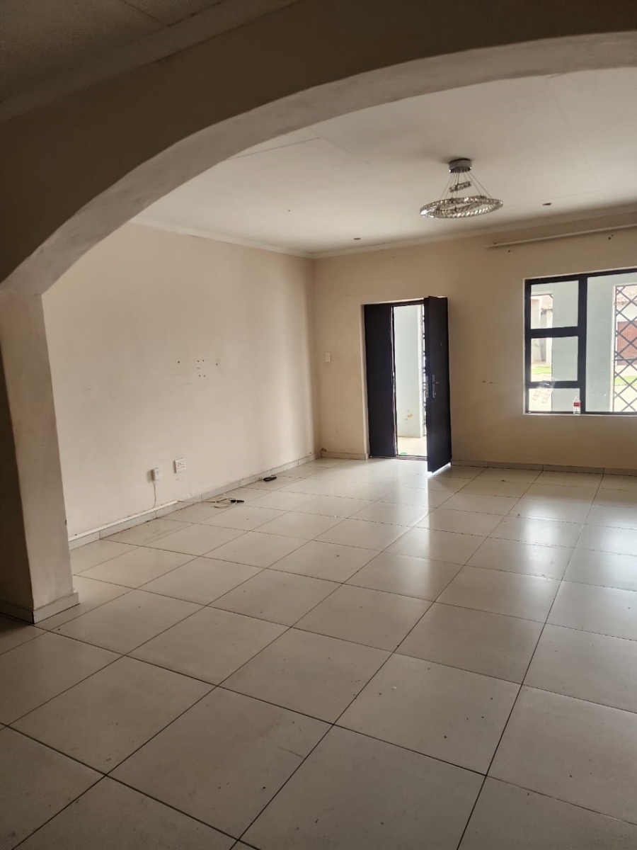 4 Bedroom Property for Sale in Flamwood North West